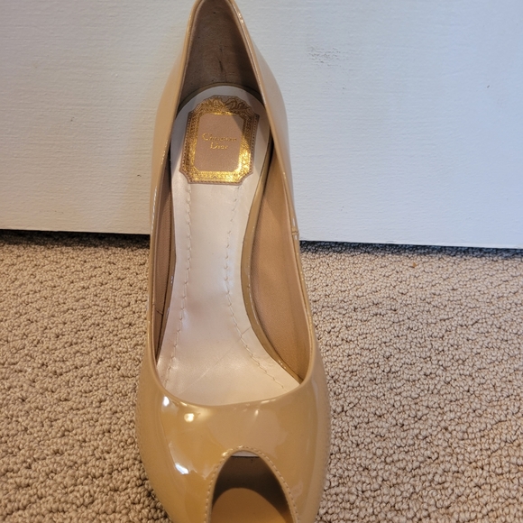 Christian Dior nude patent leather platform pumps - Picture 4 of 4